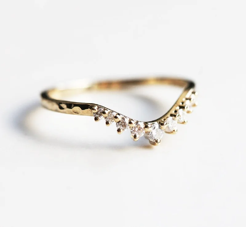 Personalized Engraved Jewelry For Meaningful Gifts Curved Hammered Diamond Band, Unique Diamond Ring