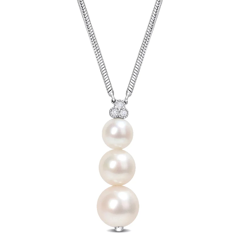 Mimi & Max Cultured Freshwater Pearl and 1/10ct TGW White Topaz Graduated Pendant with Chain in Sterling Silver